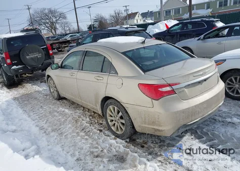 2014 Chrysler 200 Touring z USA, uszkodzony, nr VIN 1C3CCBBG9EN114152